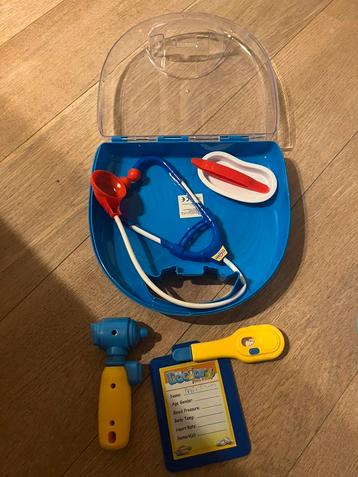 Speelgoed dokterset compleet  beschikbaar voor biedingen