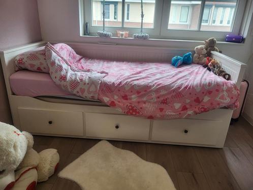Hemnes bedbank en kledingkast Brimnes, Kinderen en Baby's, Kinderkamer | Bedden, Zo goed als nieuw, 180 cm of meer, 85 tot 100 cm
