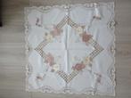 Kanten tafellaken beige  Afmeting: 85 cm x 85 cm, Crème, 50 tot 100 cm, Zo goed als nieuw, Rechthoekig