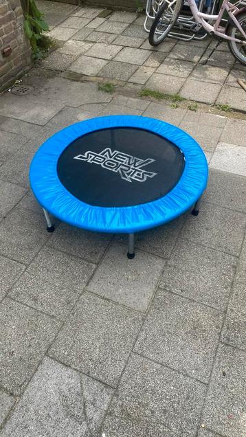 New sports trampoline beschikbaar voor biedingen