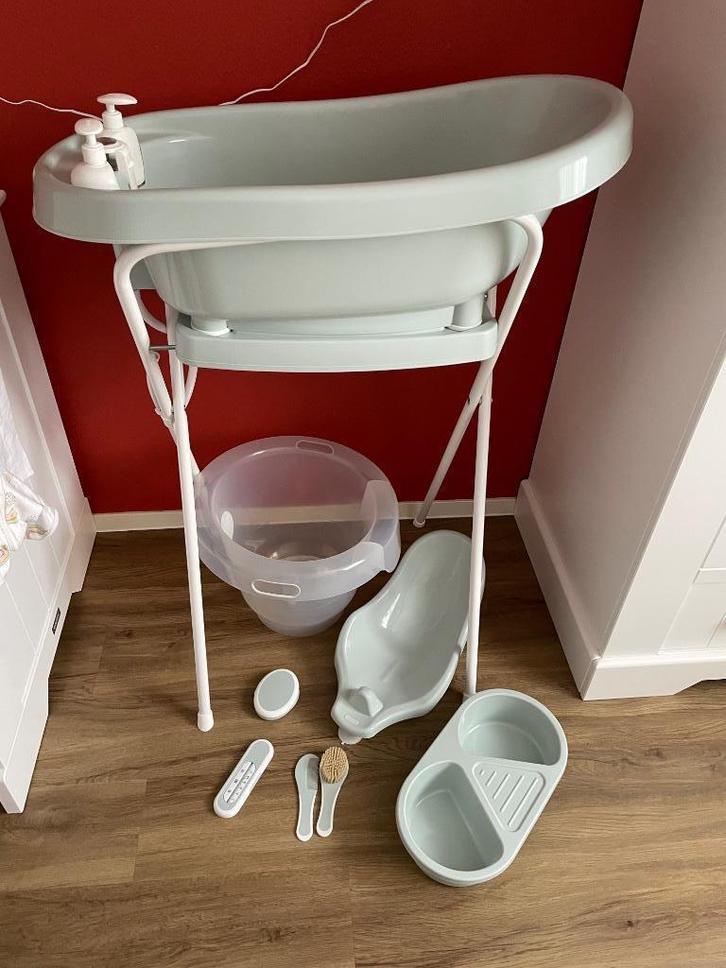 Bebe-jou badje + standaard + extra's, Kinderen en Baby's, Badjes en Verzorging, Zo goed als nieuw, Badje, Bébé-jou, Standaard