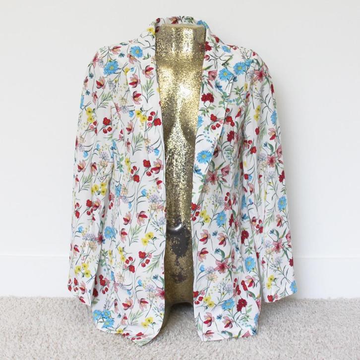 Prachtig Esmara Bloemen Jasje2 (Maat 38) - 511 € 20,-, Kleding | Dames, Jasjes, Kostuums en Pakken, Zo goed als nieuw, Jasje, Maat 38/40 (M)