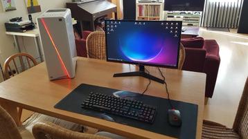 Mooie Witte Game PC, Ryzen 7 2700X, RTX 2070S + 100 Games !! beschikbaar voor biedingen