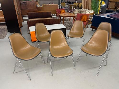 6 vintage Eames Herman Miller stoelen stapelen, Huis en Inrichting, Stoelen, Gebruikt, Vijf, Zes of meer stoelen, Kunststof, Metaal