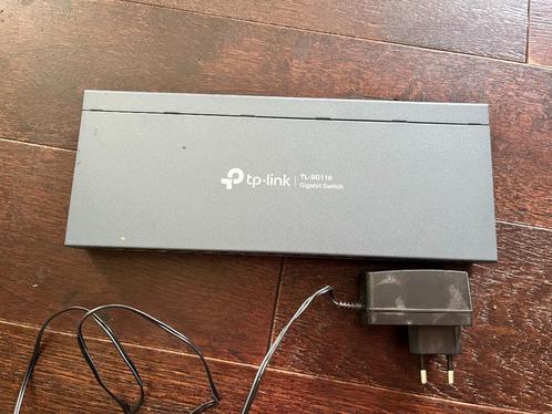 TP-Link 16-poorts Gigabit Switch, Computers en Software, Netwerk switches, Zo goed als nieuw, Ophalen of Verzenden