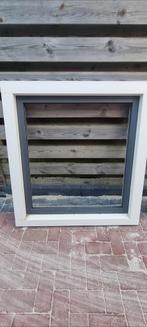 Kunststofkozijn met glas €200, Doe-het-zelf en Verbouw, Kozijnen en Schuifpuien, 75 tot 150 cm, Raamkozijn, Nieuw, Ophalen of Verzenden
