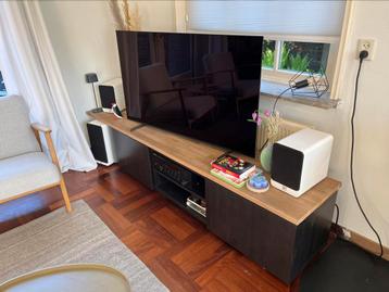 Ikea Besta tv meubel met eikenhouten blad 220x45x42 beschikbaar voor biedingen