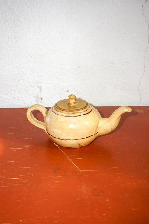 Italiaanse theepot uit de late 19e eeuw * apulisch aardewerk, Antiek en Kunst, Antiek | Keramiek en Aardewerk, Ophalen of Verzenden