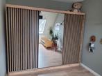 Grote kledingkast met schuifdeuren, Huis en Inrichting, Ophalen, Gebruikt, Met hangruimte, 200 cm of meer