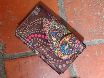 Gratis Leuke, aparte portemonnee met mooie Paisley dessin. beschikbaar voor biedingen