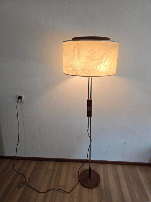 Vintage Vloerlamp met Kap, Huis en Inrichting, Lampen | Vloerlampen, Gebruikt, 150 tot 200 cm, Hout, Metaal, Stof, Ophalen