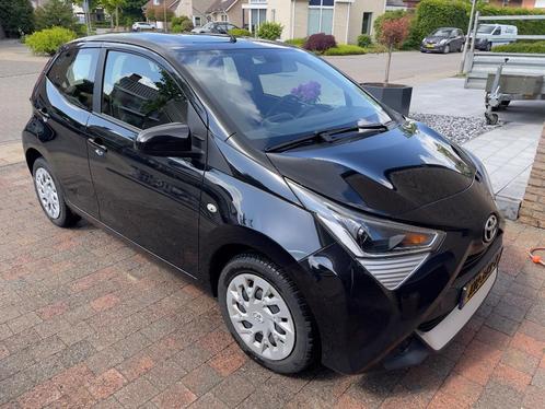 Toyota Aygo 1.0 Vvt-i 72pk 5D 2018 Zwart, Auto's, Toyota, Particulier, Aygo, Achteruitrijcamera, Airbags, Airconditioning, Apple Carplay