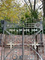Antieke zwarte smeedijzeren Jugendstil poort., Tuin en Terras, Tuinpoorten, Ophalen of Verzenden, Draaipoort