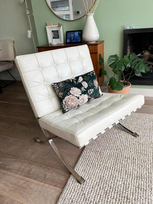 Barcelona Chair Wit Ecru – Design Stoel, Huis en Inrichting, Fauteuils, Zo goed als nieuw, Leer, Ophalen