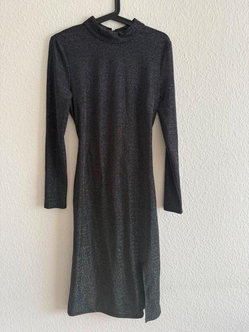 Zwart glitterjurkje van Glamorous, maat XL, Kleding | Dames, Jurken, Zo goed als nieuw, Maat 46/48 (XL) of groter, Zwart, Onder de knie
