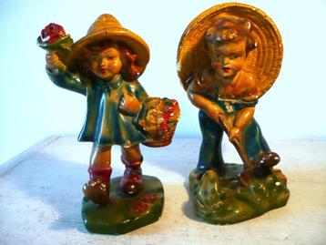Twee schattige oude beeldjes bloemenmeisje | tuinjongen beschikbaar voor biedingen
