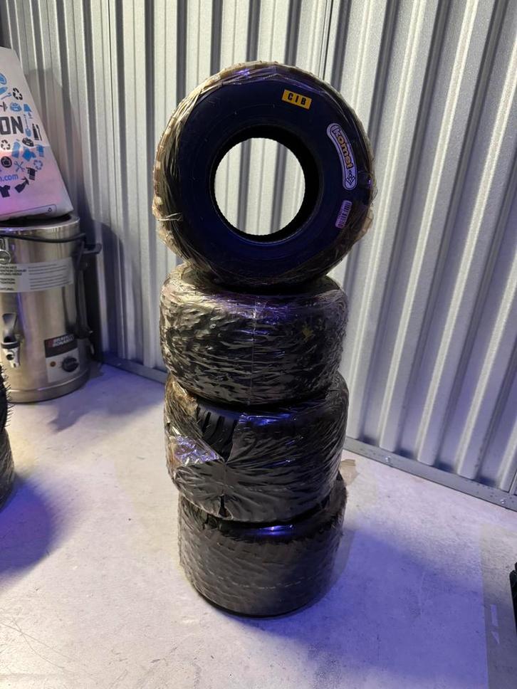 Kartbanden, Sport en Fitness, Karting, Nieuw, Onderdelen Kart, Ophalen of Verzenden