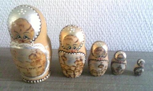 Matroesjka Russische nestelende poppen 5 delig, Antiek en Kunst, Curiosa en Brocante, Ophalen of Verzenden