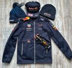 Max Verstappen // Red Bull pakket kind pet jas muts auto, Ophalen of Verzenden, Formule 1, Zo goed als nieuw