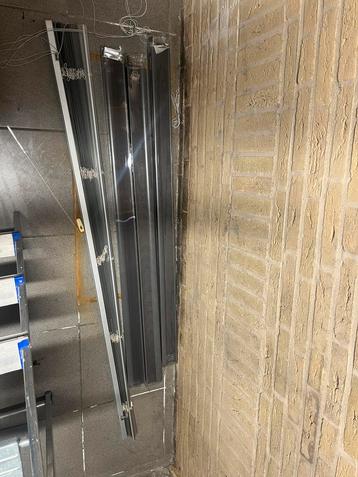 3 x 120cm breed lamel en 1x 140cm breed beschikbaar voor biedingen