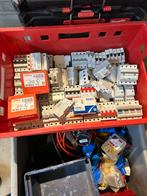 Te koop : krat met assortiment automaten, Ophalen, Zo goed als nieuw