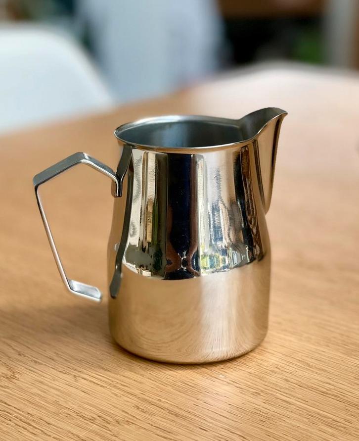 Motta Melkschuim Kan. Melkkan. RVS. 750 ml. Zgan., Witgoed en Apparatuur, Melkopschuimers, Zo goed als nieuw, Ophalen of Verzenden