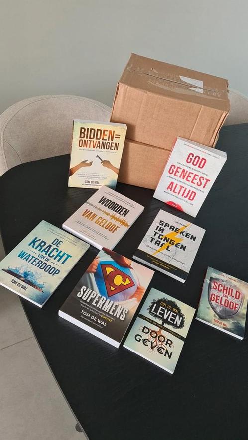 Acht boeken van Tom de Wal over het geloof, Antiek en Kunst, Antiek | Boeken en Bijbels, Ophalen of Verzenden