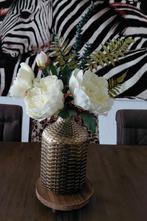 Aparte,gouden gevlochten vaas met kunstbloemen hotelchique, Ophalen, Nieuw, Binnen