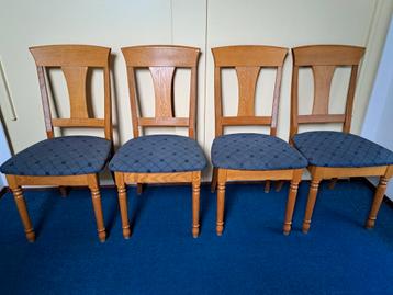 4  Massief Licht  Eiken eetkamer stoelen gebruikt. beschikbaar voor biedingen