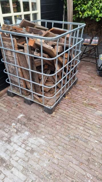 1kuub droge azobe hardhout, stookhout,droog beschikbaar voor biedingen