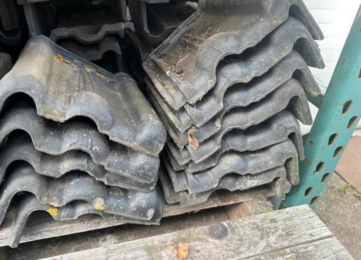Gevel kruispannen / halve kruispannen / knikpannen, Doe-het-zelf en Verbouw, Dakpannen en Dakbedekking, Gebruikt, Dakpannen, Steen of Klei