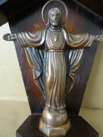 Antiek Jezusbeeld Jezusbeeldje op houten console 18cm zamak, Antiek en Kunst, Antiek | Religie, Ophalen of Verzenden