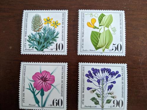DUITSLAND 1980; serie BLOEMEN, Postzegels en Munten, Postzegels | Thematische zegels, Postfris, Dier of Natuur, Verzenden