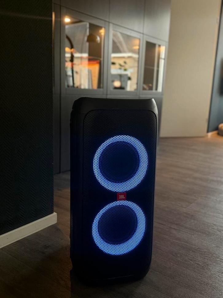Verhuur JBL partybox 310, Hobby en Vrije tijd, Feestartikelen | Verhuur, Zo goed als nieuw, Verjaardag, Ophalen