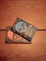 Into darkness novel 2 boeken Lights out en Caught up, Boeken, Ophalen of Verzenden, Zo goed als nieuw, Nederland