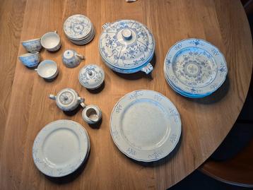 Handgeschilderd dekor Friesisch Blau servies beschikbaar voor biedingen