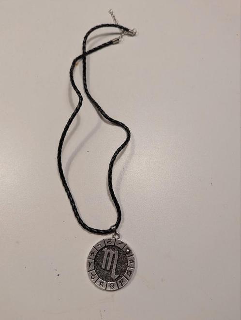 Spiru Metalen Horoscoop Hanger Schorpioen (40 mm), Sieraden, Tassen en Uiterlijk, Kettingen, Nieuw, Overige materialen, Zilver