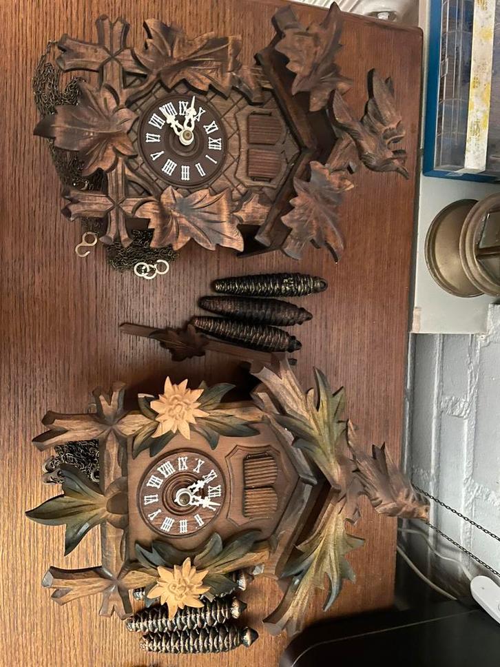 2 antieke koekoeksklokken met muziek carrousel, Antiek en Kunst, Antiek | Klokken, Ophalen of Verzenden