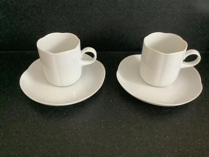 2x kop en schotel Tirschenreuth tulp vorm koffie kopje, Huis en Inrichting, Keuken | Servies, Zo goed als nieuw, Kop(pen) en/of Schotel(s)