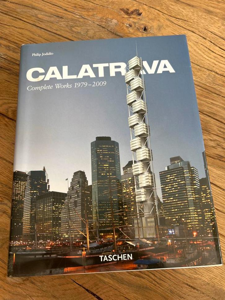 Calatrava: Complete Works 1979-2009 - Architectuurboek, Boeken, Kunst en Cultuur | Architectuur, Gelezen, Architecten, Ophalen of Verzenden