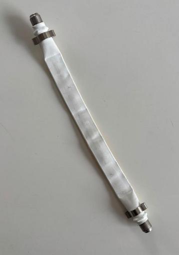 Raam- of deurdoorvoer coax kabel. Lengte: 15 cm. beschikbaar voor biedingen