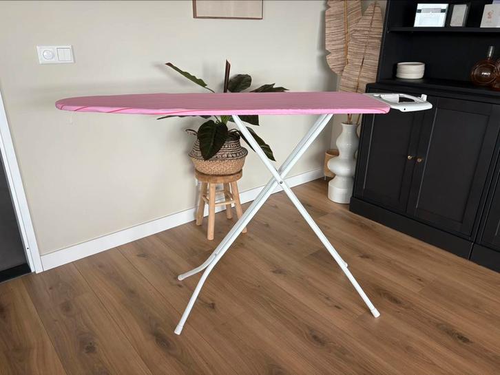 Strijkplank met roze overtrek 120x38, Witgoed en Apparatuur, Strijkijzers en Strijkplanken, Zo goed als nieuw, Ophalen