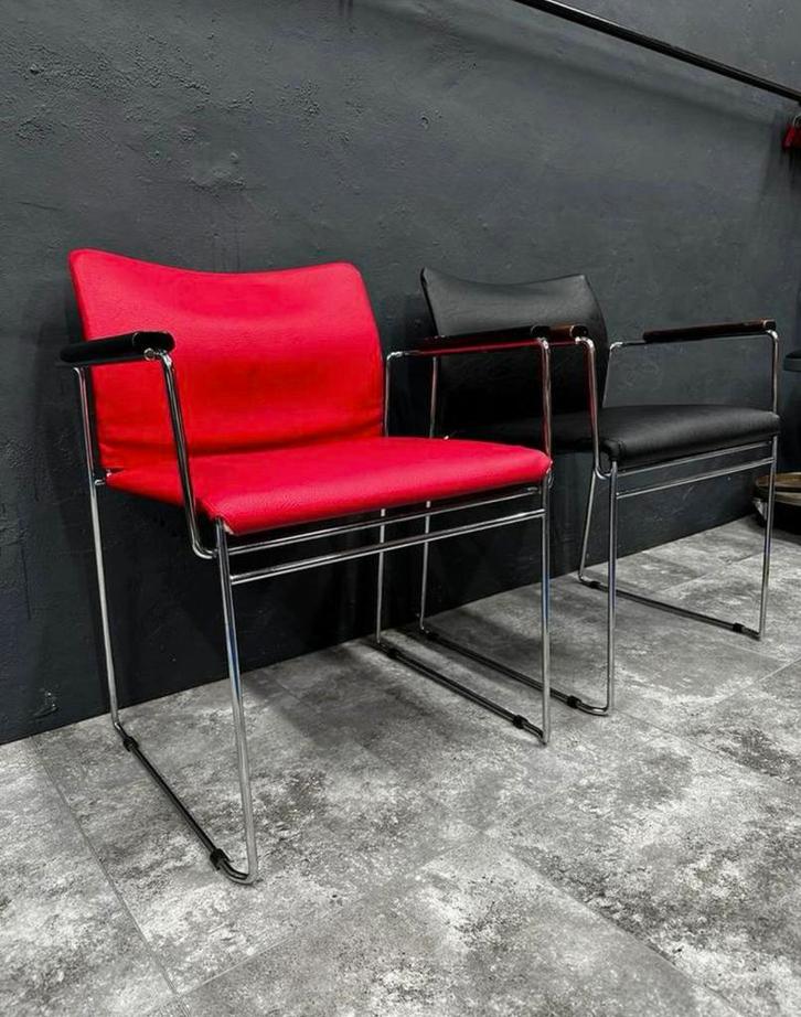 Zeldzame Jano stoel – Italiaans design – Kazuhide Takahama, Antiek en Kunst, Kunst | Designobjecten, Ophalen