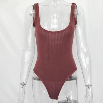 Rode gebreide bodysuit dames vrouwen jumpsuit romper  beschikbaar voor biedingen