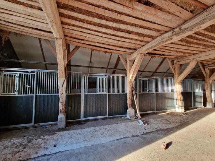 Volpension stalling aangeboden, Dieren en Toebehoren, Stalling en Weidegang, Stalling, Weidegang, 2 of 3 paarden of pony's