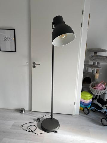 Staande lamp ikea HEKTAR donkergrijs beschikbaar voor biedingen