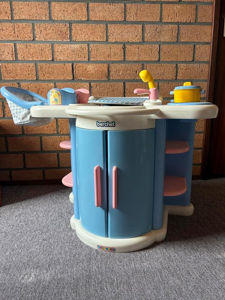 Poppen Verzorgingstafel, Kinderen en Baby's, Speelgoed | Educatief en Creatief, Zo goed als nieuw, Ontdekken, Ophalen