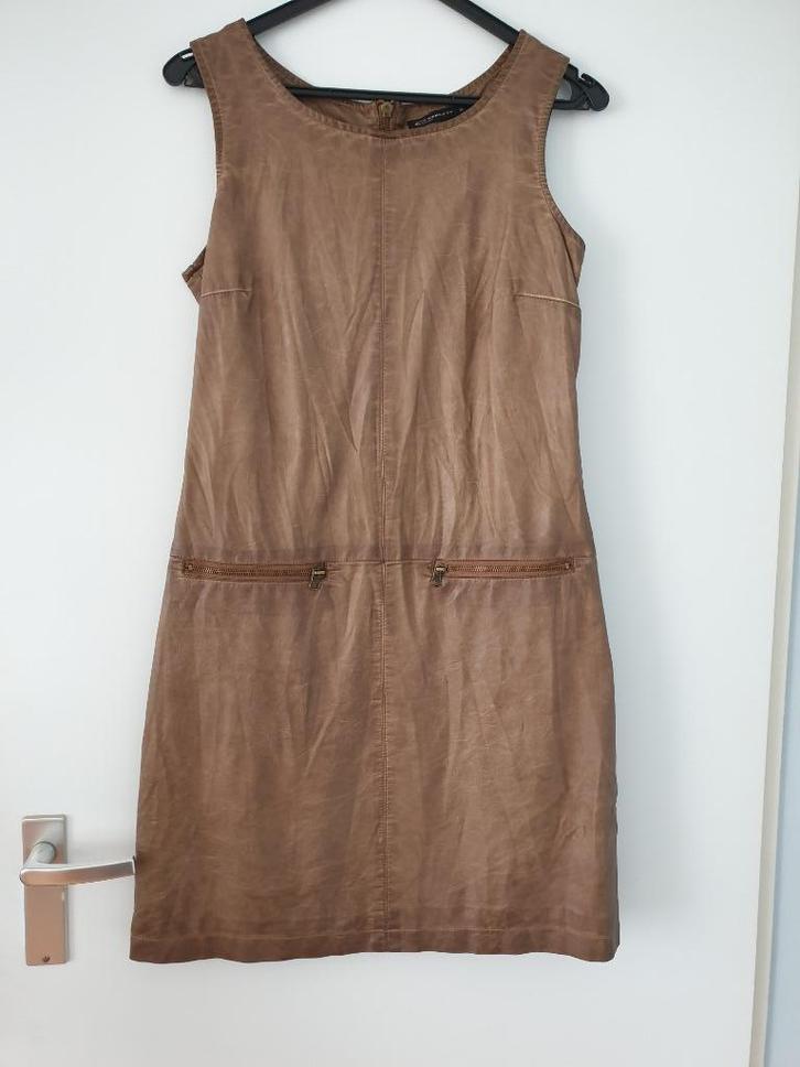 Jurk Expresso maat 36 Vegan Leather Lederlook., Kleding | Dames, Jurken, Zo goed als nieuw, Maat 36 (S), Bruin, Knielengte, Ophalen