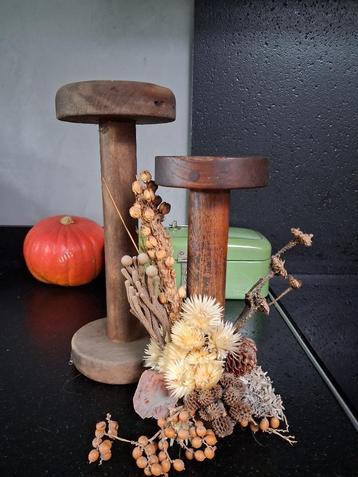 2 nostalgische houten klossen / spoelen / 31 & 25 cm hoog beschikbaar voor biedingen