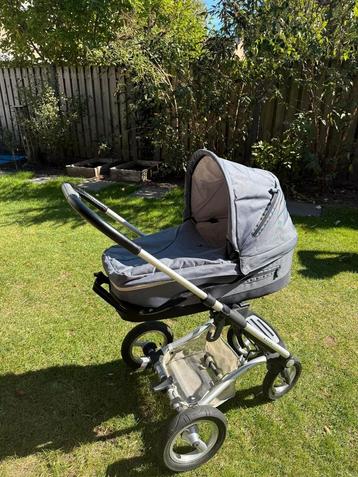 Mutsy 3-in-1 Kinderwagen beschikbaar voor biedingen